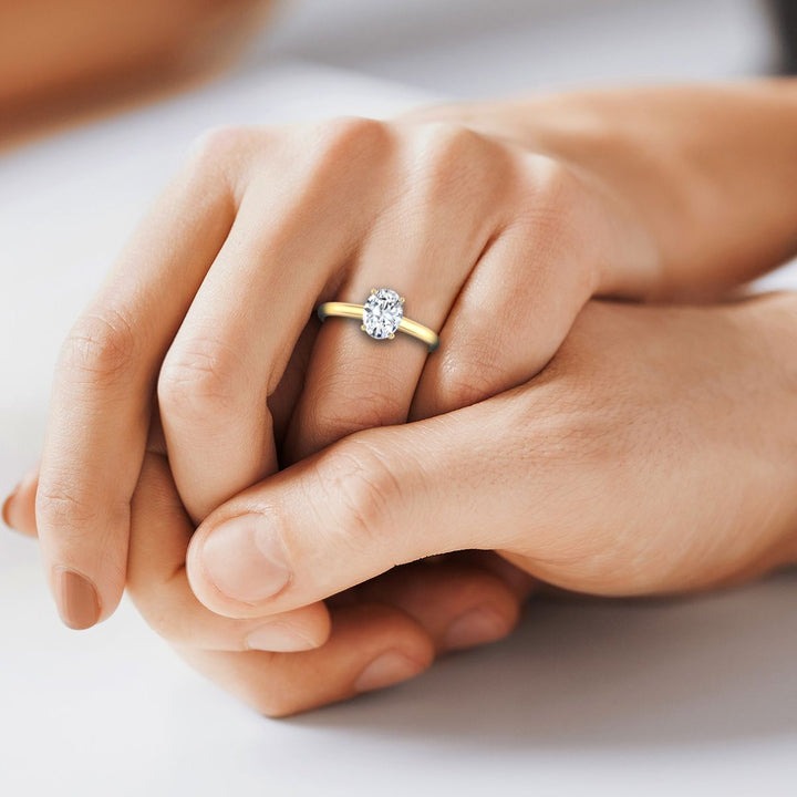 How Can Buyers Avoid Common Mistakes When Choosing an Engagement Ring?